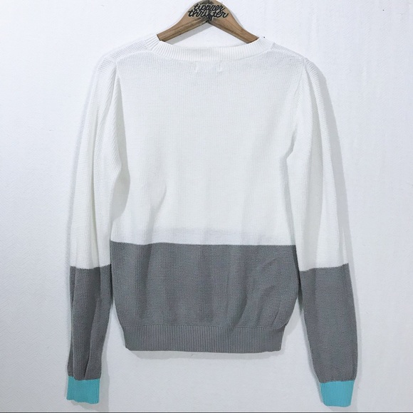 Color Block Lightweight Knit Sweater - Picture 2 of 8